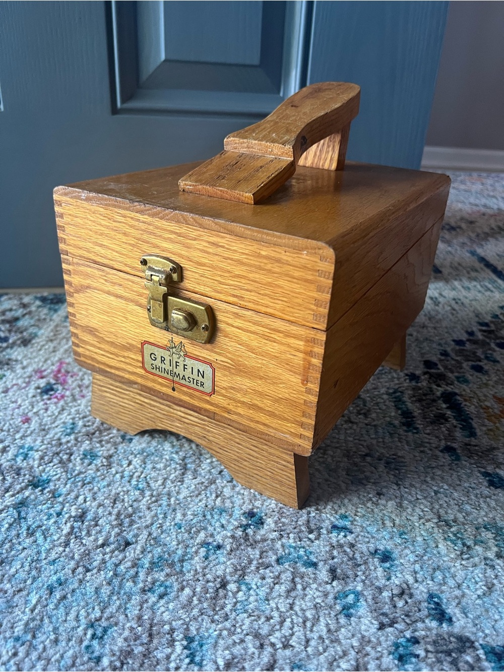 Vintage Griffin Shinemaster Wooden Shoe Shine Box in Oak Finish